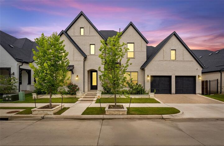 Property Photo:  1320 English Setter Drive  TX 76005 