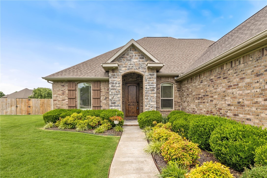 Property Photo: 380 Waterfalls Drive AR 72730
