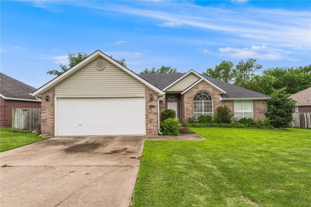 Property Photo: 3131 Amberwood Street AR 72762
