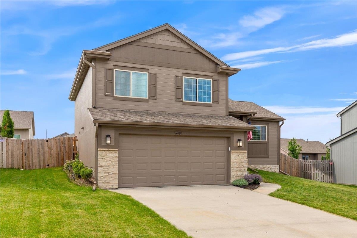 Property Photo: 16501 Potter Street NE 68007