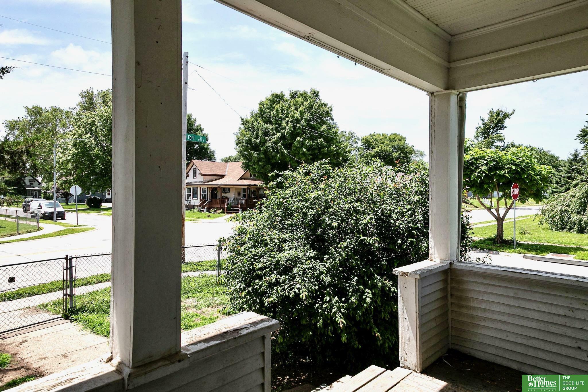 Property Photo: 2524 Fort Street NE 68111