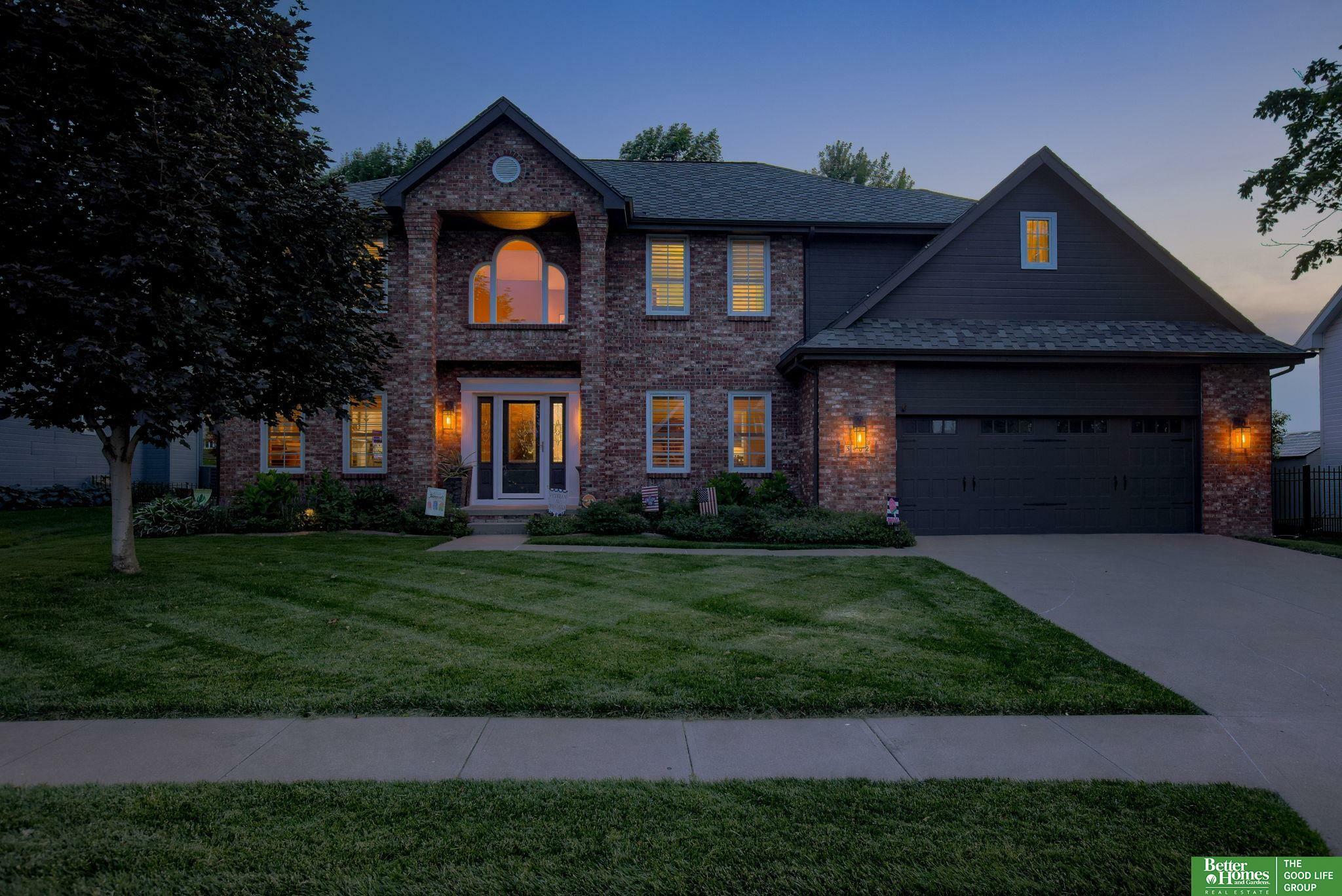 Property Photo: 3402 N 125th Avenue NE 68164