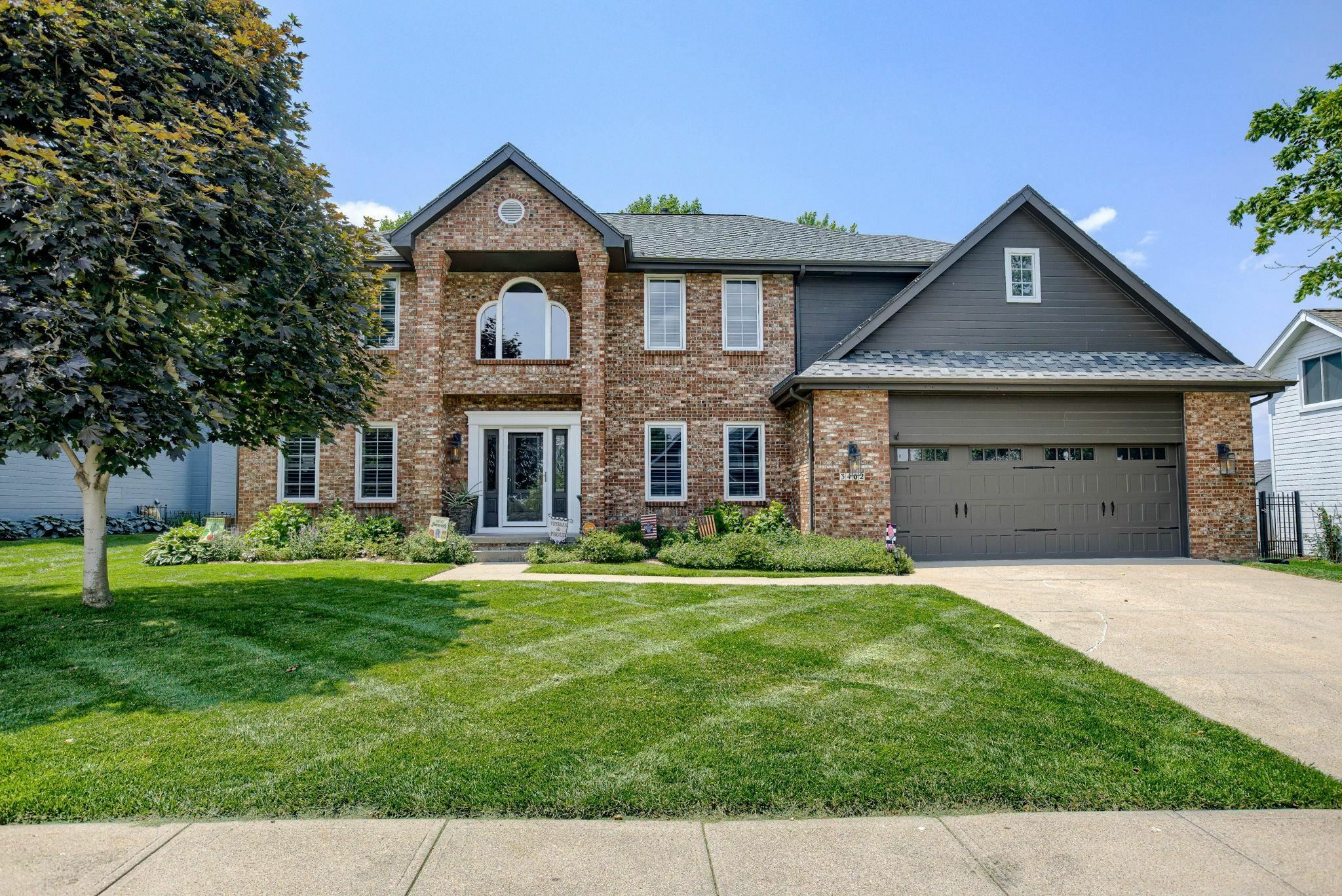 Property Photo: 3402 N 125th Avenue NE 68164