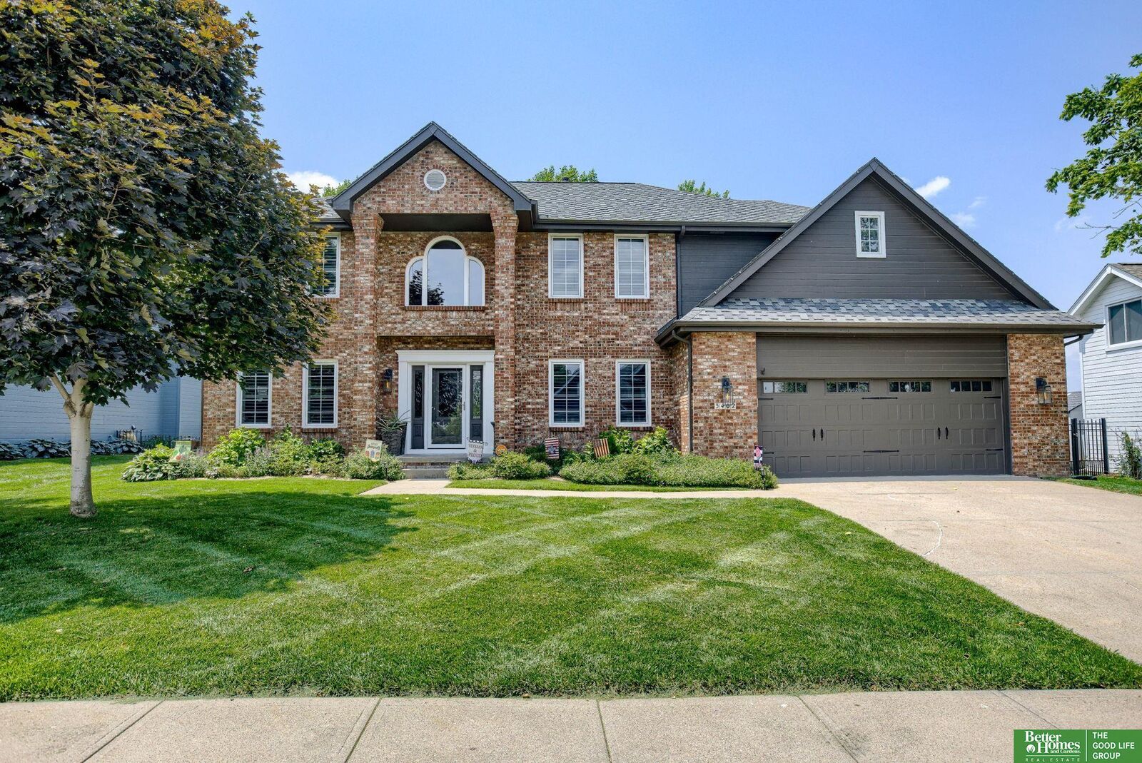 Property Photo: 3402 N 125th Avenue NE 68164