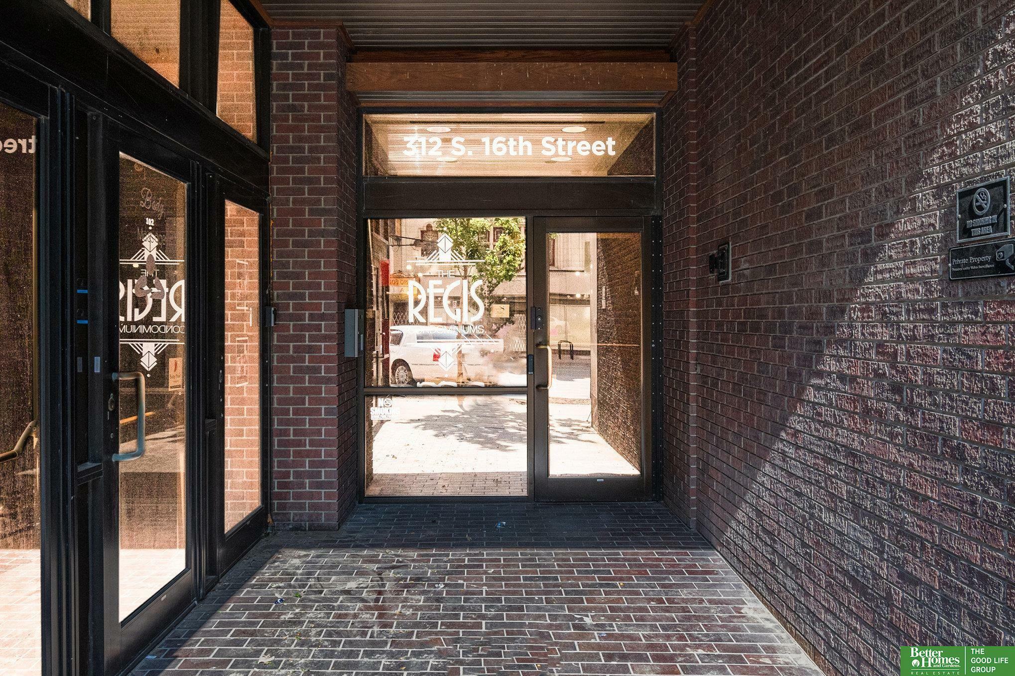Property Photo: 312 S 16th Street 904 NE 68102