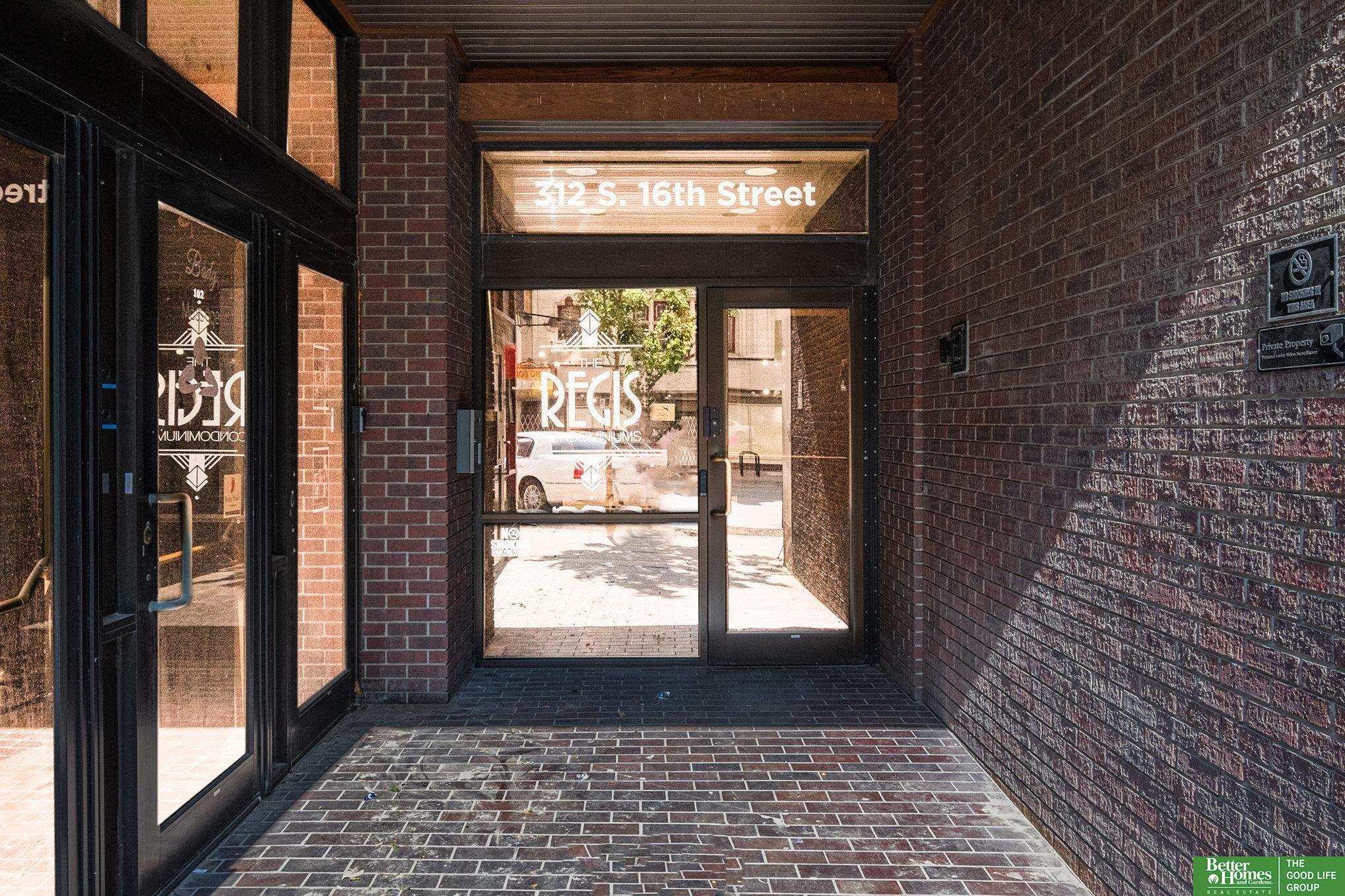 Property Photo: 312 S 16th Street 904 NE 68102