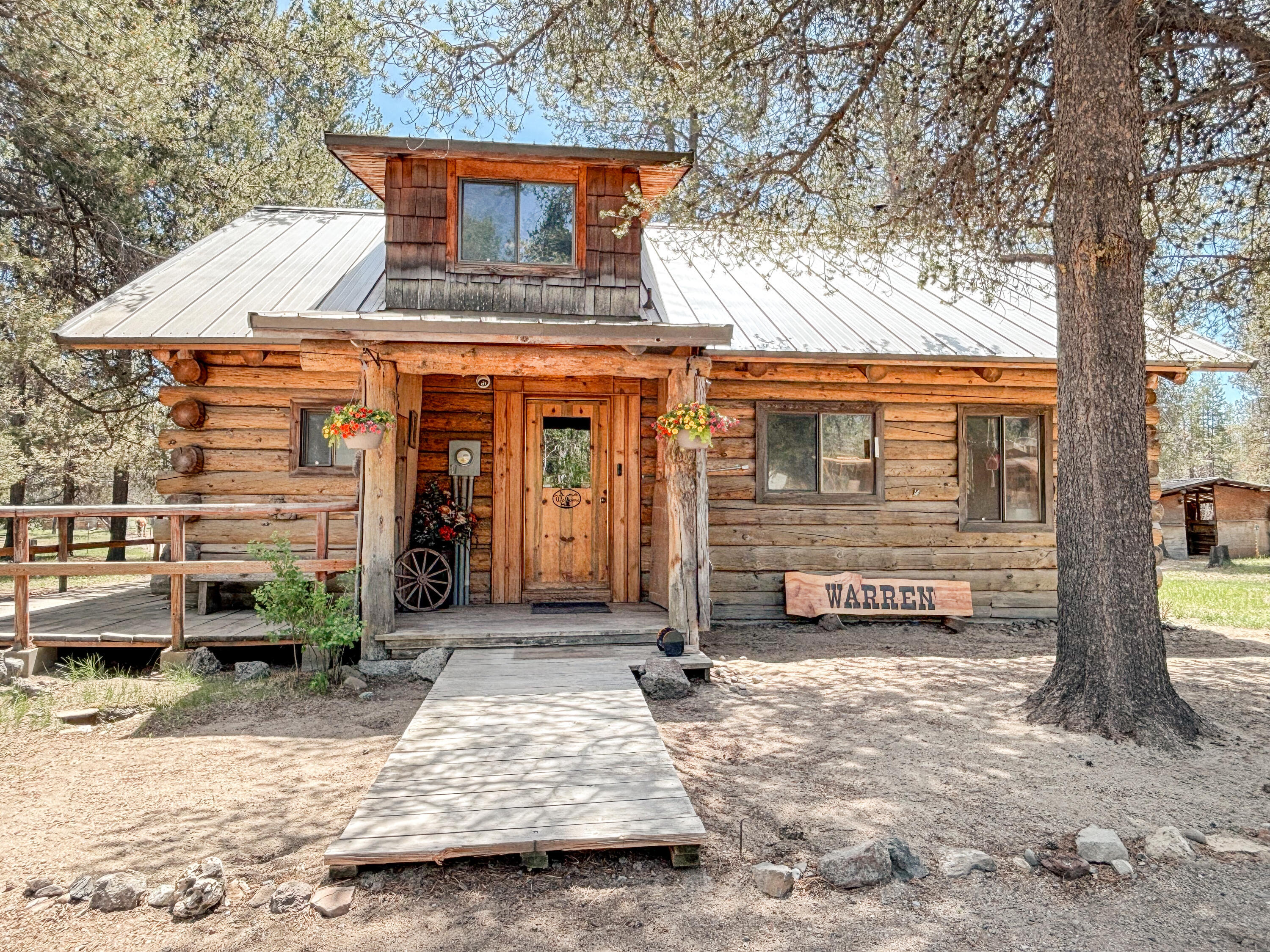Property Photo: 8366 Howard Road OR 97739