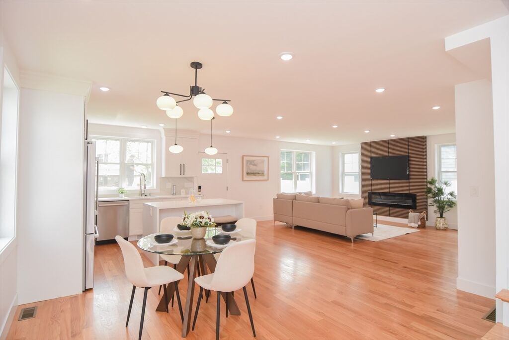 Property Photo:  73B Trowbridge St 73B  MA 02478 