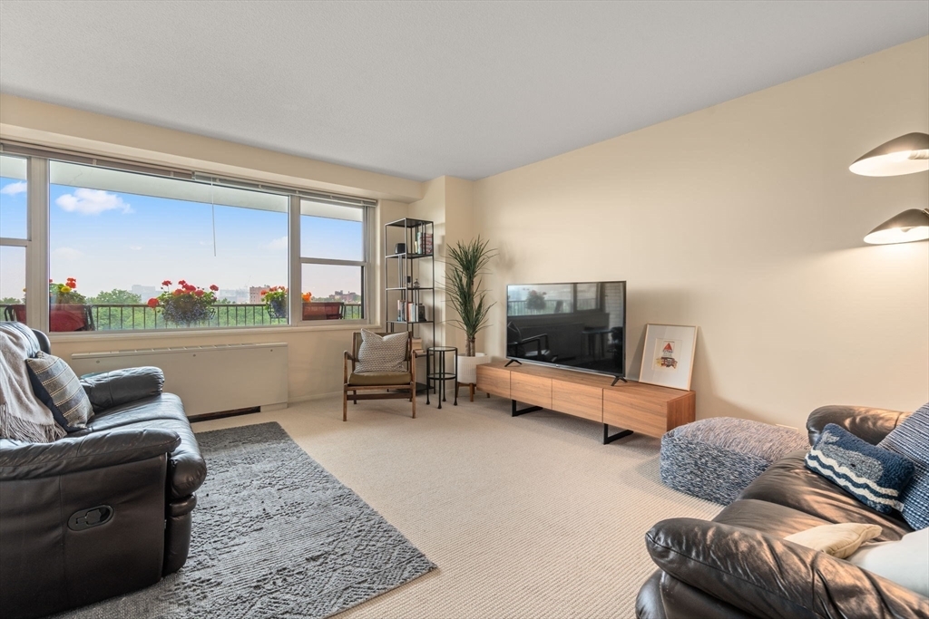 Property Photo:  151 Tremont St 9N  MA 02111 