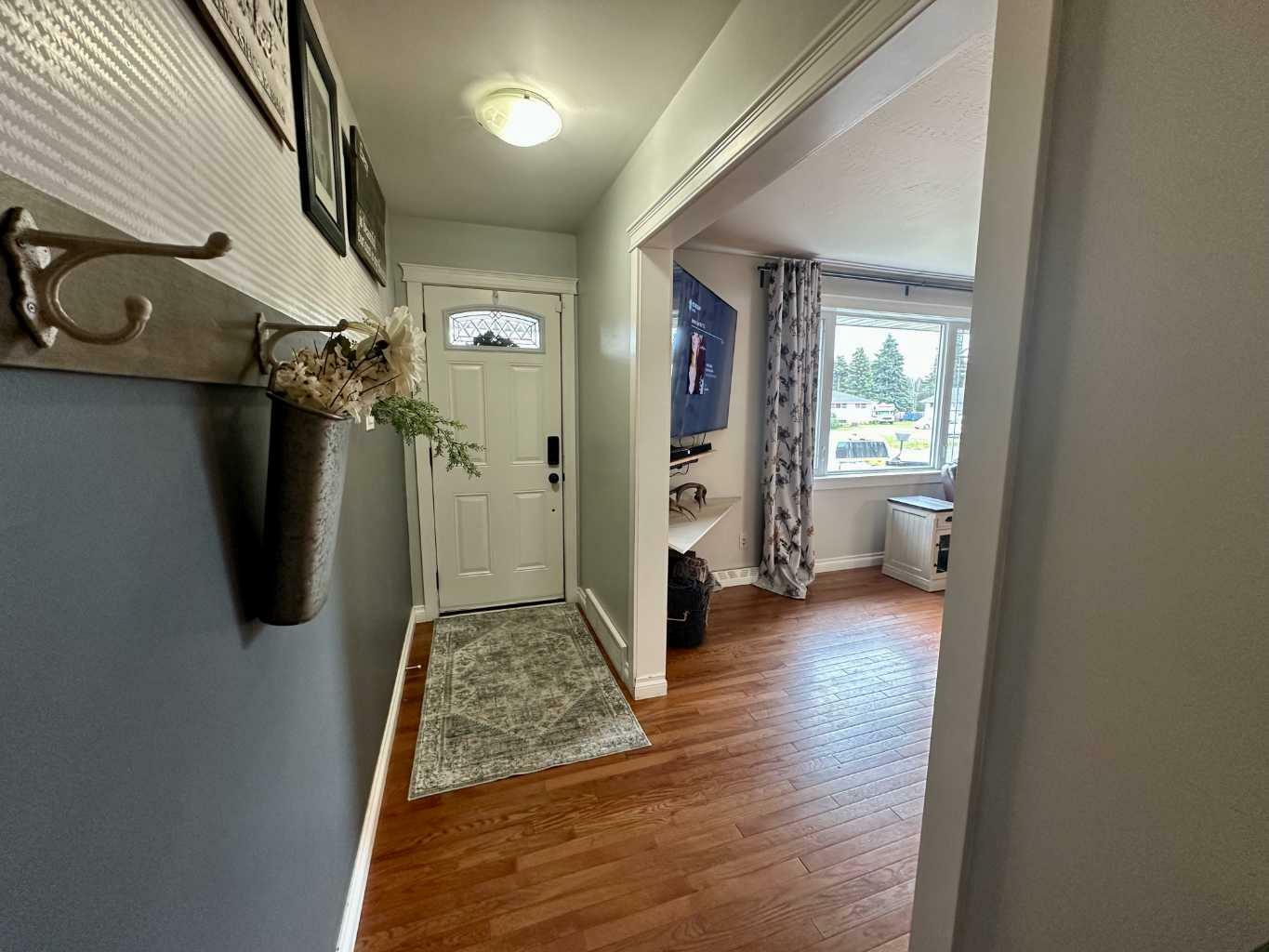 Property Photo:  101 Poplar Place  AB T7V 1E6 