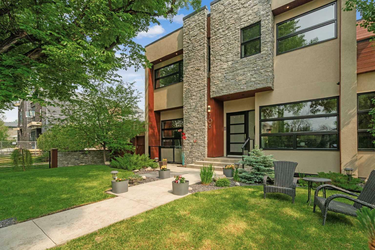Property Photo:  708 33A Street NW  AB T2N 2X1 