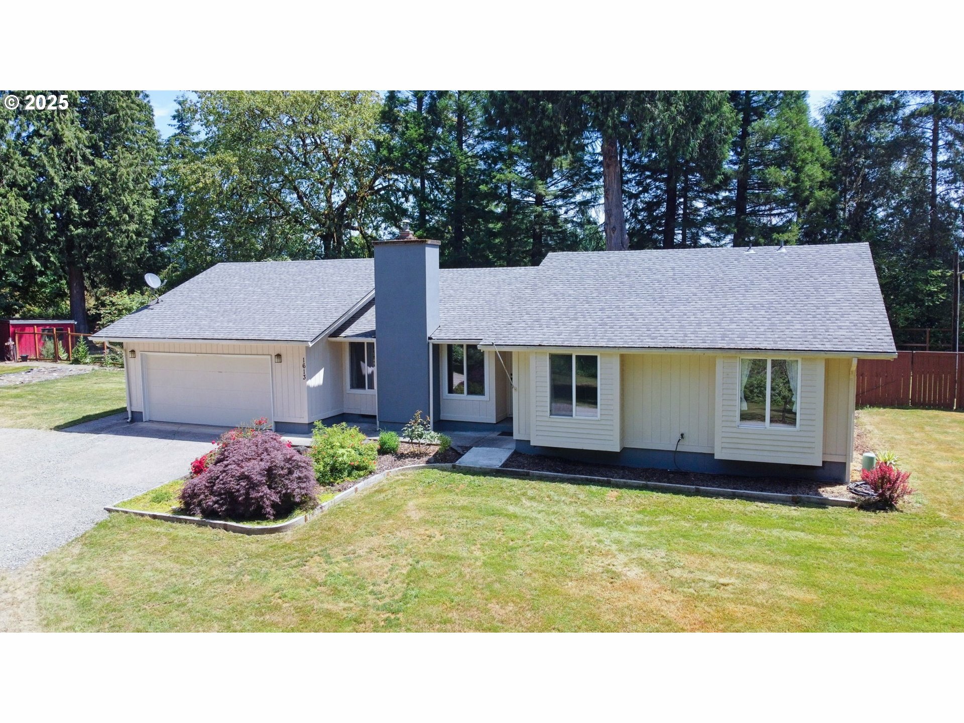Property Photo: 1613 SE 23rd Ave WA 98604