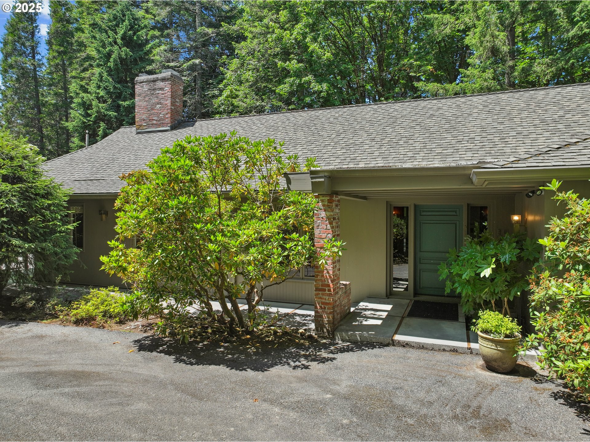 Property Photo: 6151 SW Mill St OR 97221