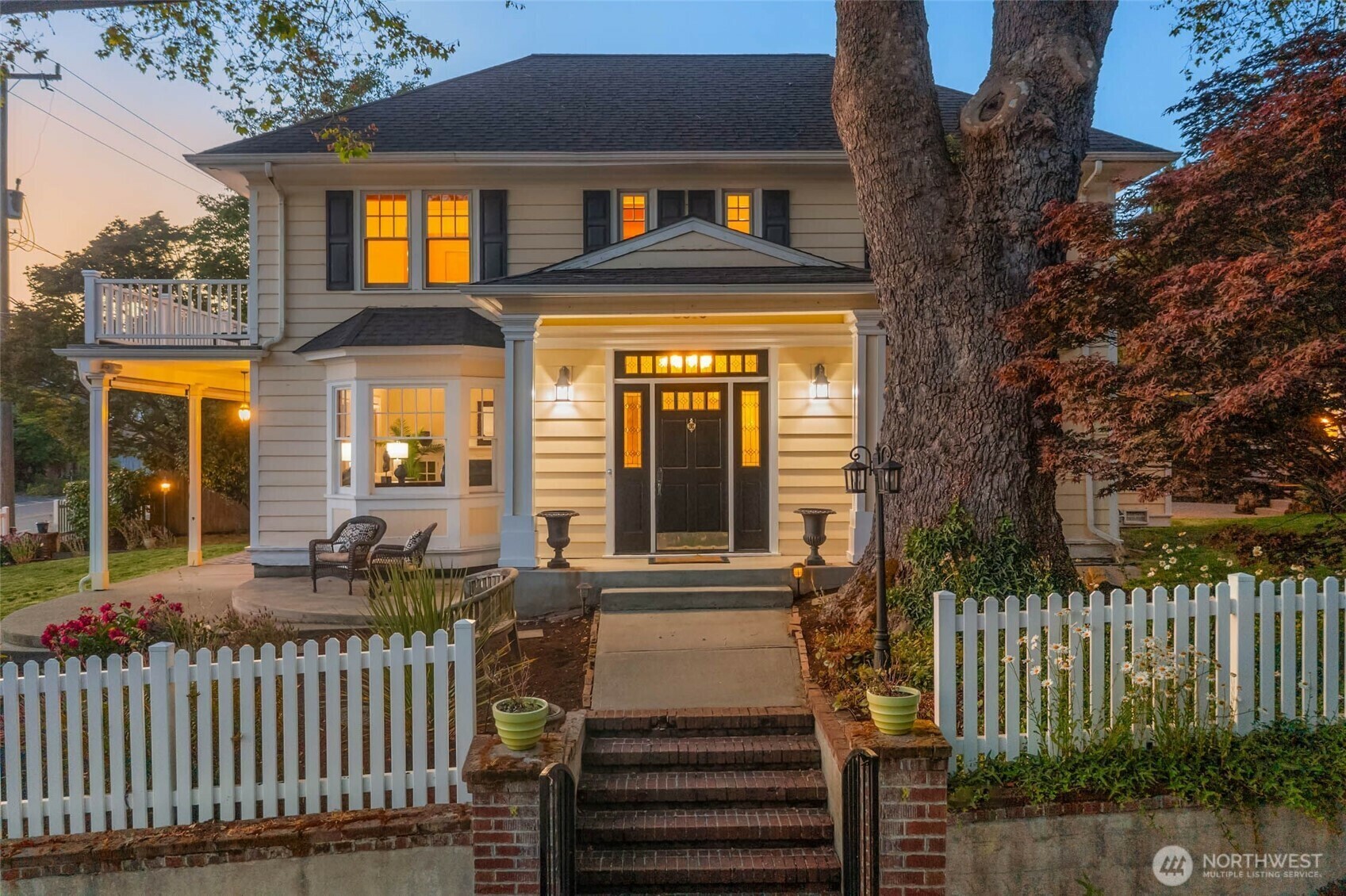 Property Photo: 8816 Fauntleroy Way SW WA 98136