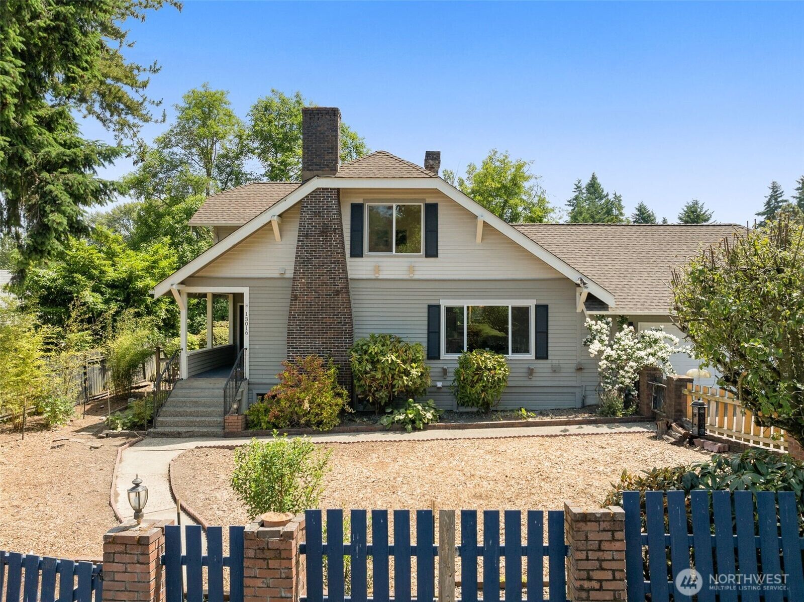 Property Photo:  13016  8th Place SW  WA 98146 