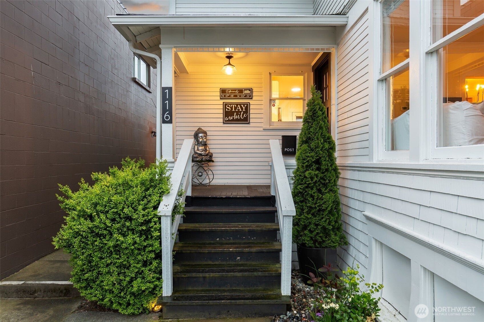 Property Photo:  116  4th Avenue N  WA 98020 