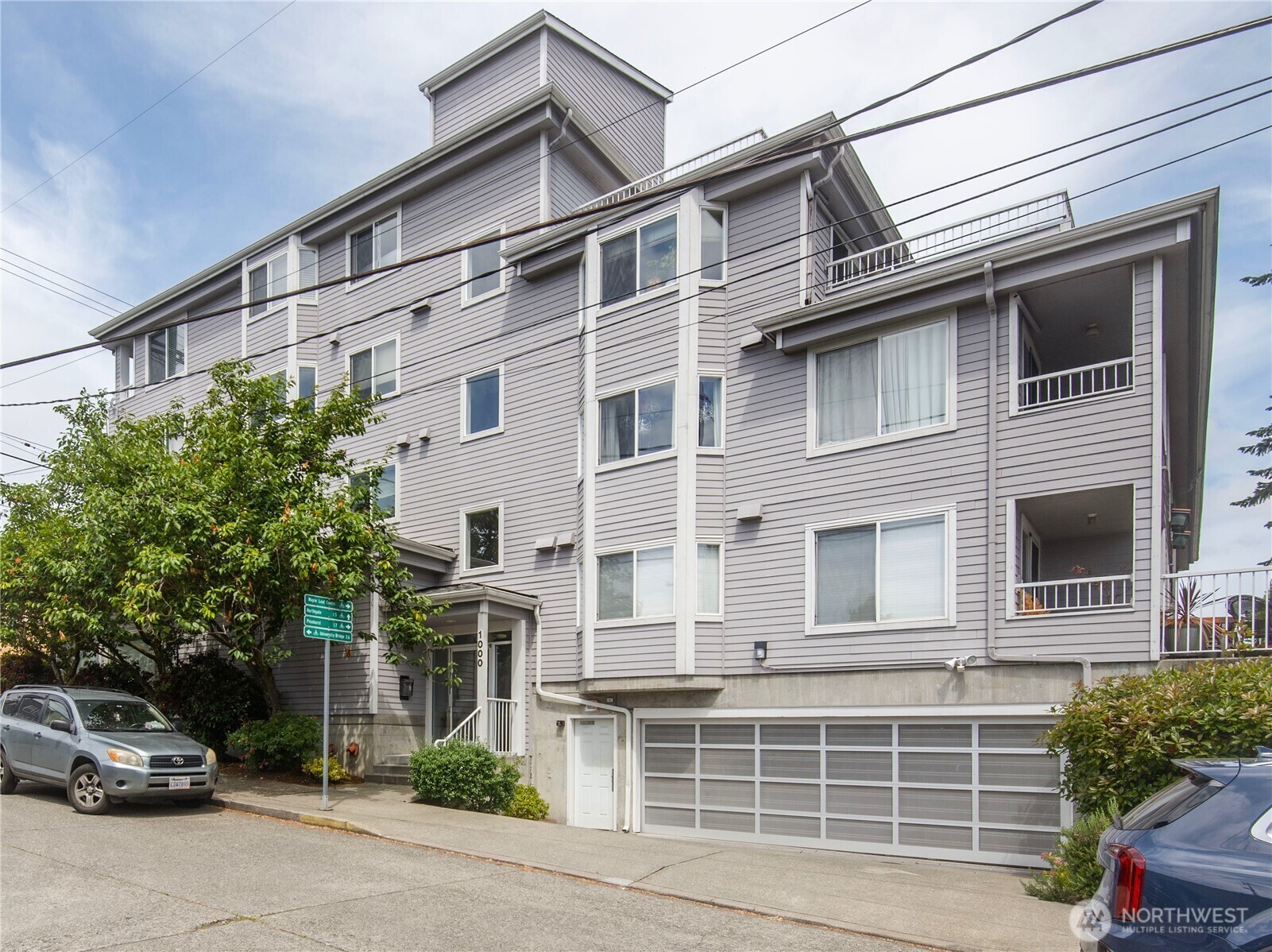 Property Photo: 1000 NE 88th Street 303 WA 98115