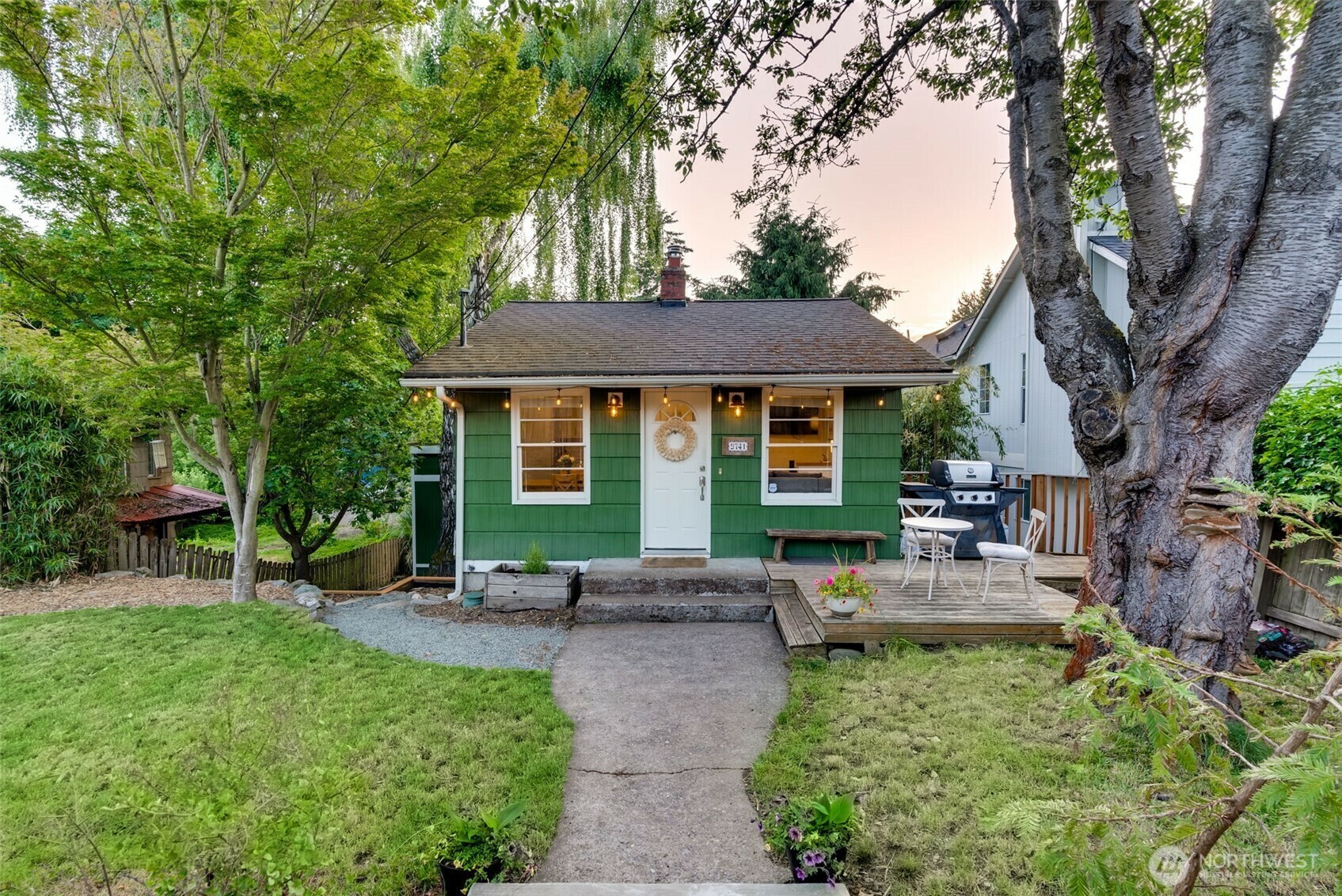 Property Photo: 9741 Densmore Avenue N WA 98103