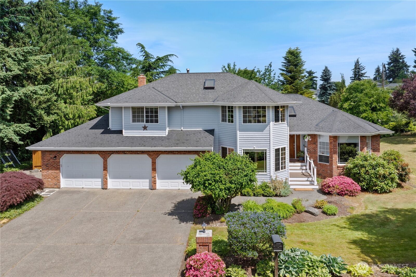 Property Photo: 1612 SW 304th Street WA 98023