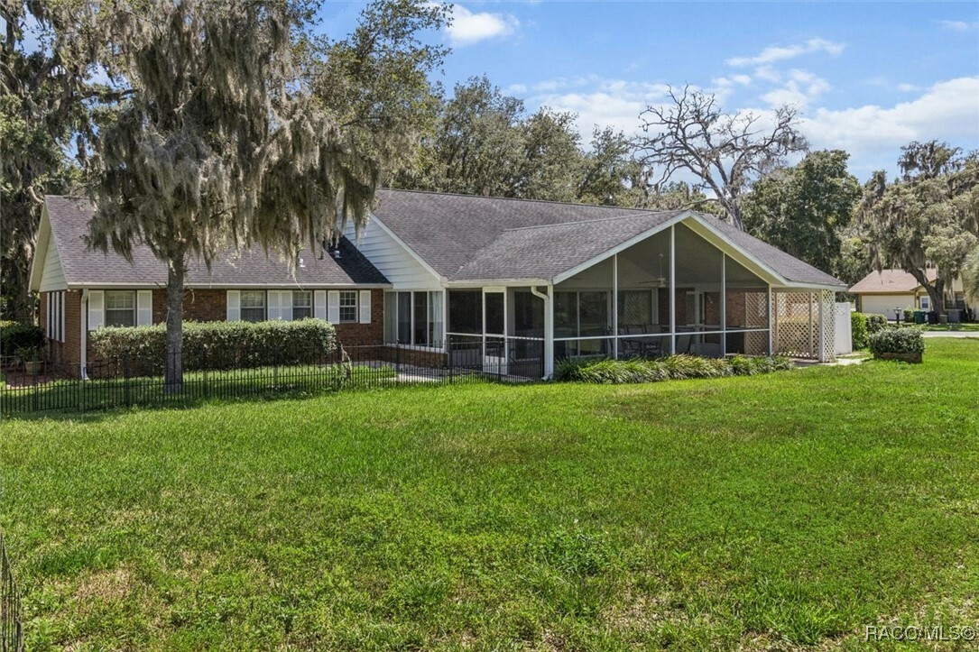 Property Photo: 839 N Foxrun Terrace FL 34453
