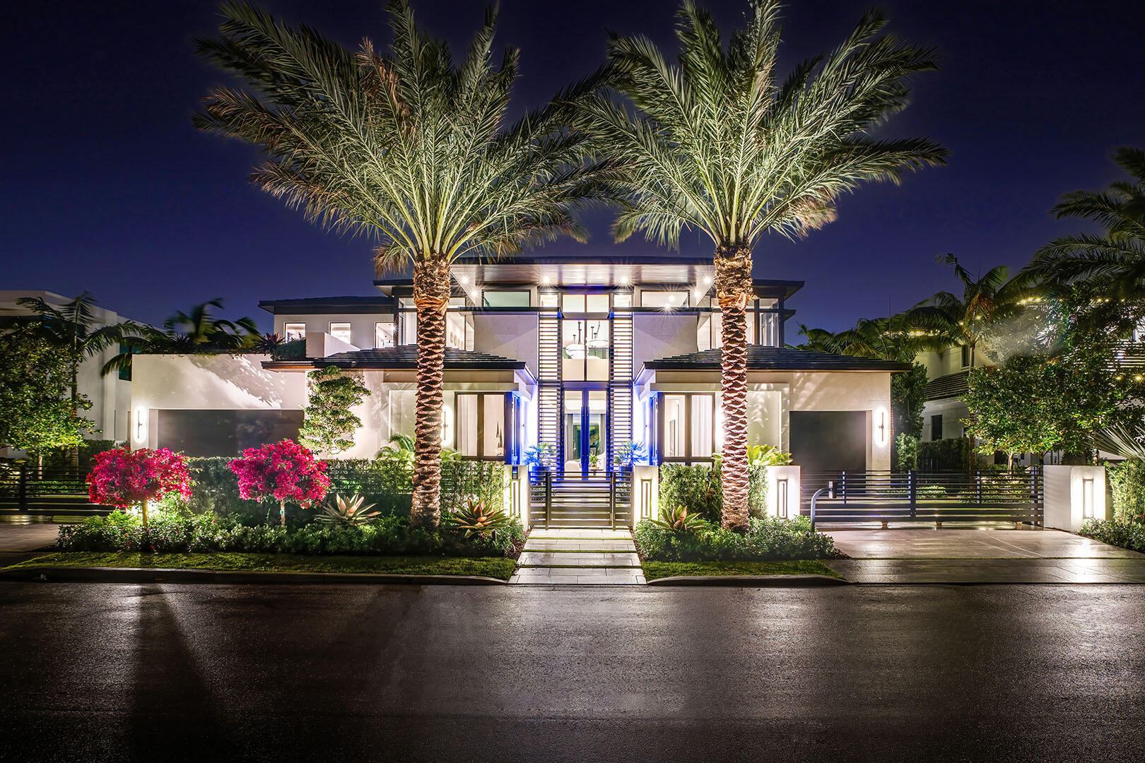 Property Photo:  207 W Coconut Palm Road  FL 33432 