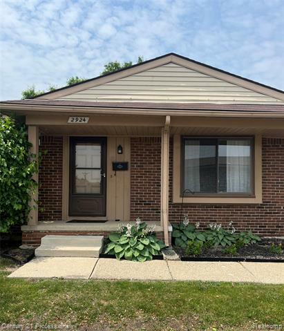 Property Photo: 2924 Roundtree Drive MI 48083