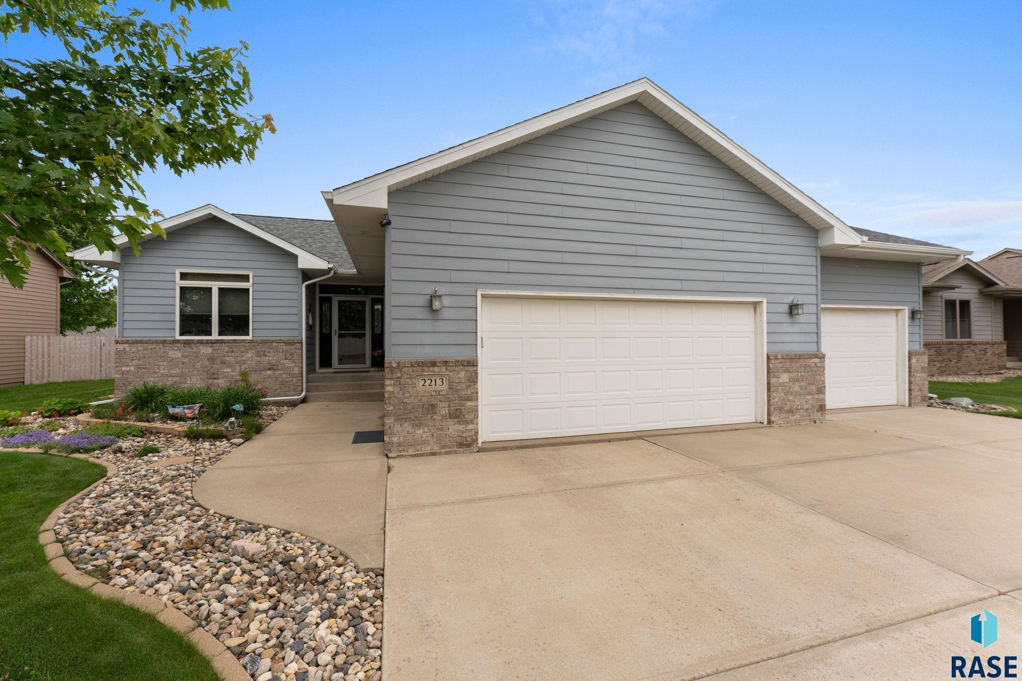 Property Photo:  2213 S Purdue Ave  SD 57106 