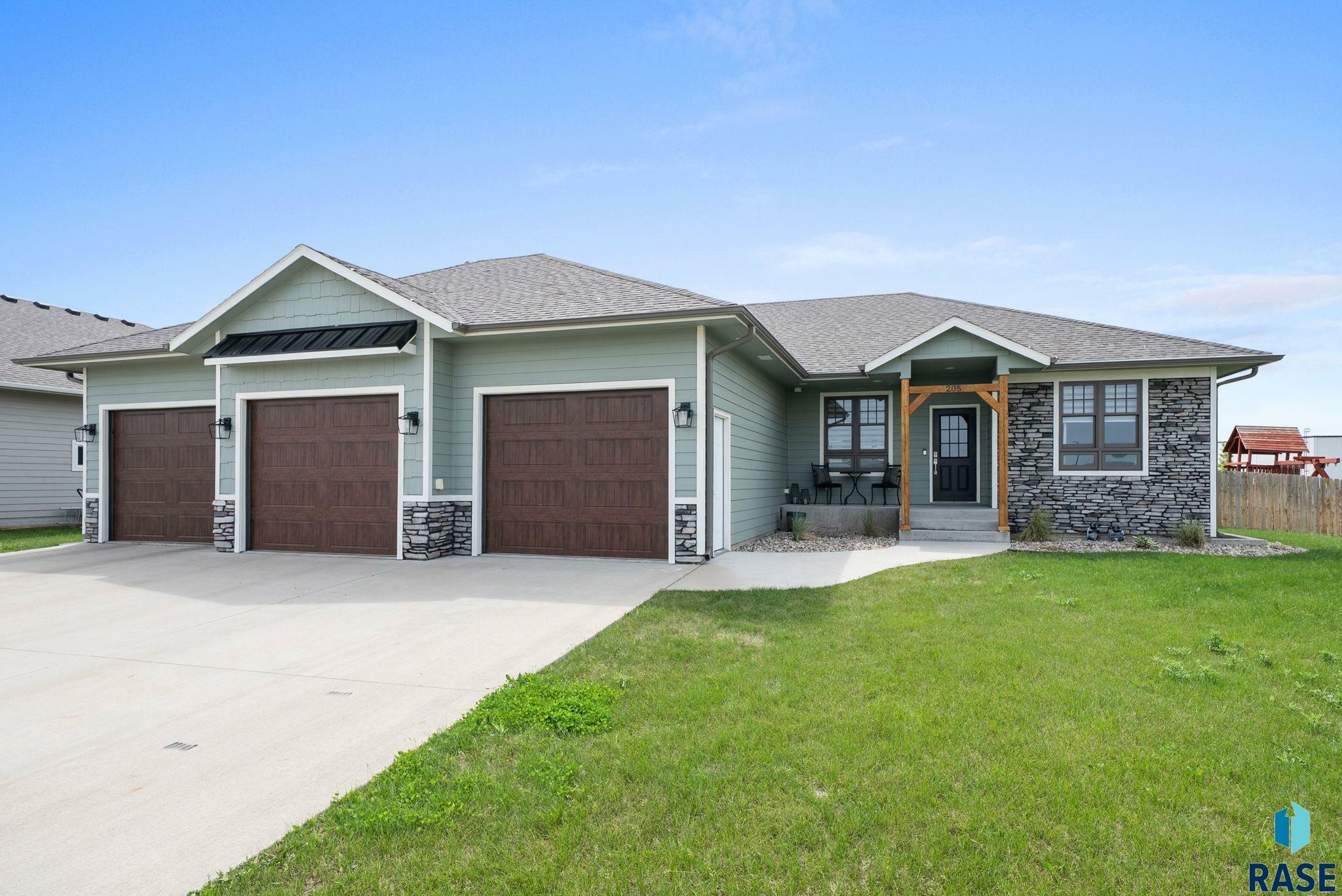 Property Photo:  205 Quartzite Ave  SD 57064 