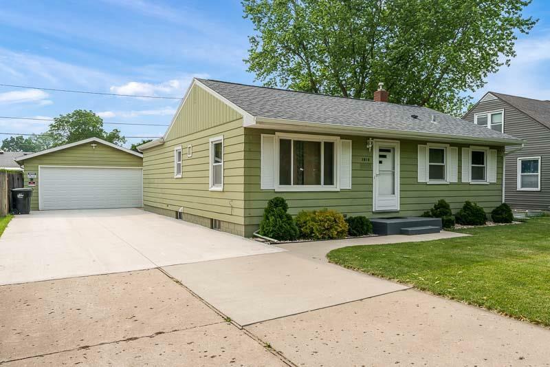 Property Photo: 2016 Prairie Avenue WI 53511