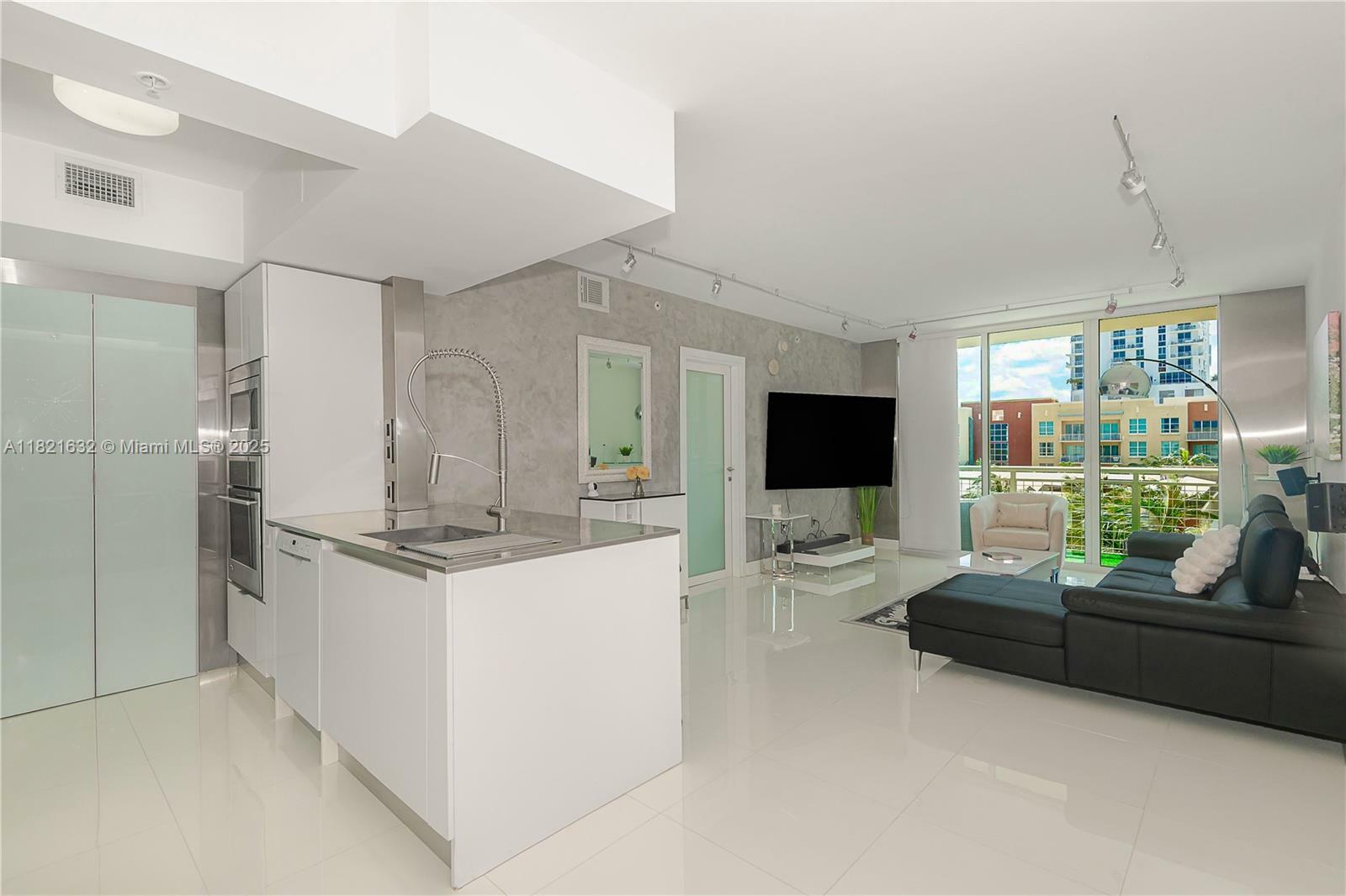 2000 N Bayshore Dr 617  Miami FL 33137 photo