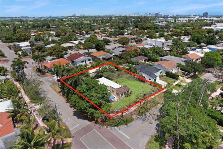 Property Photo:  1423 Biarritz Dr  FL 33141 