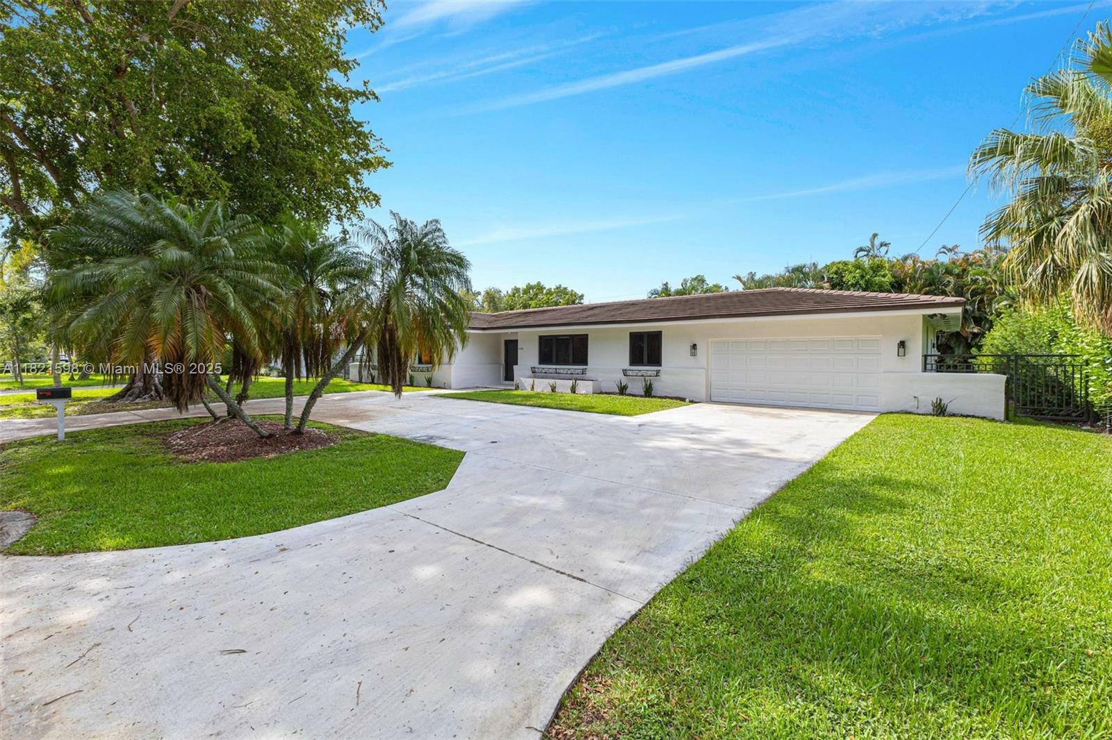 Property Photo: 1460 Campamento Ave FL 33156