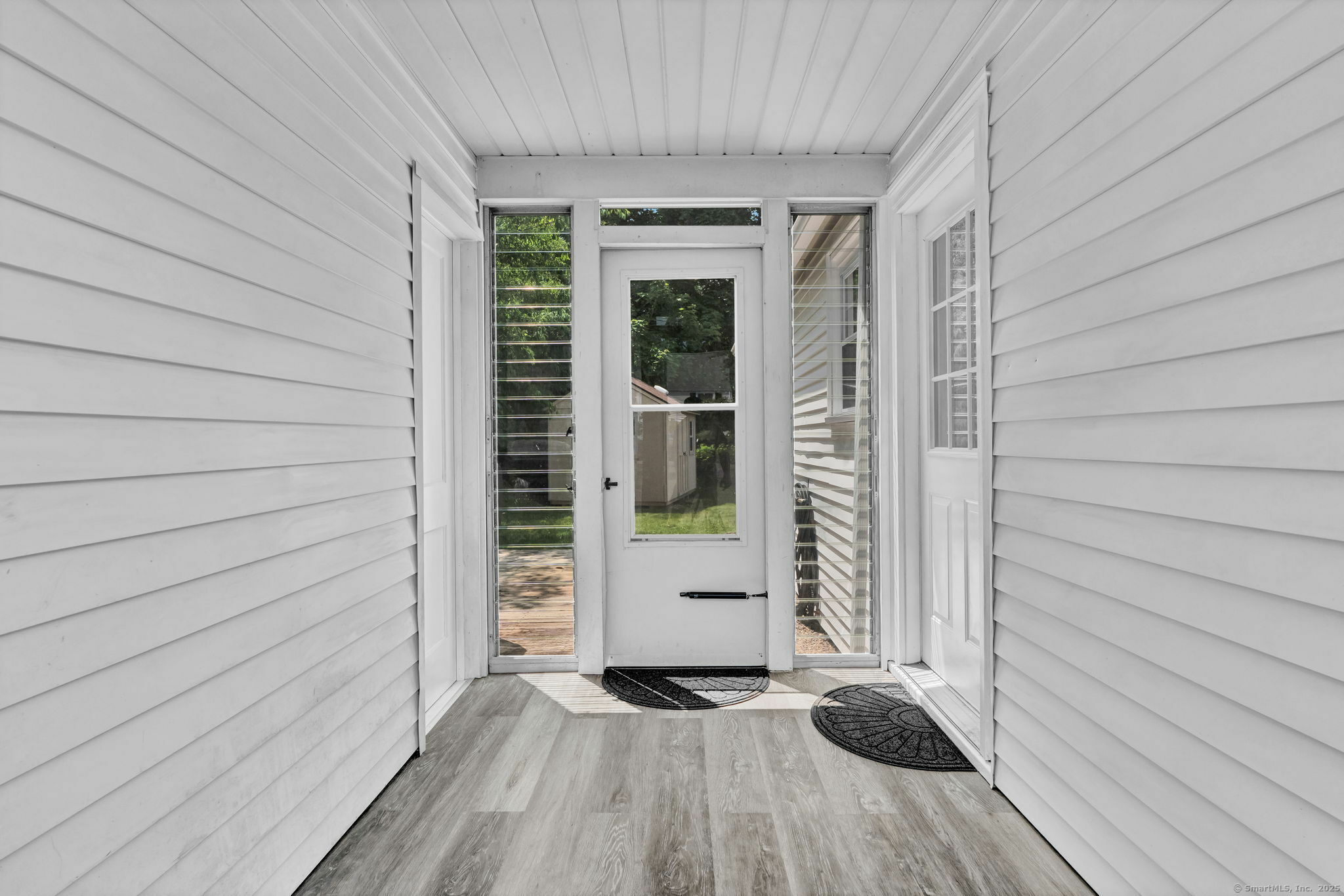 Property Photo: 98 Morningside Drive West CT 06010