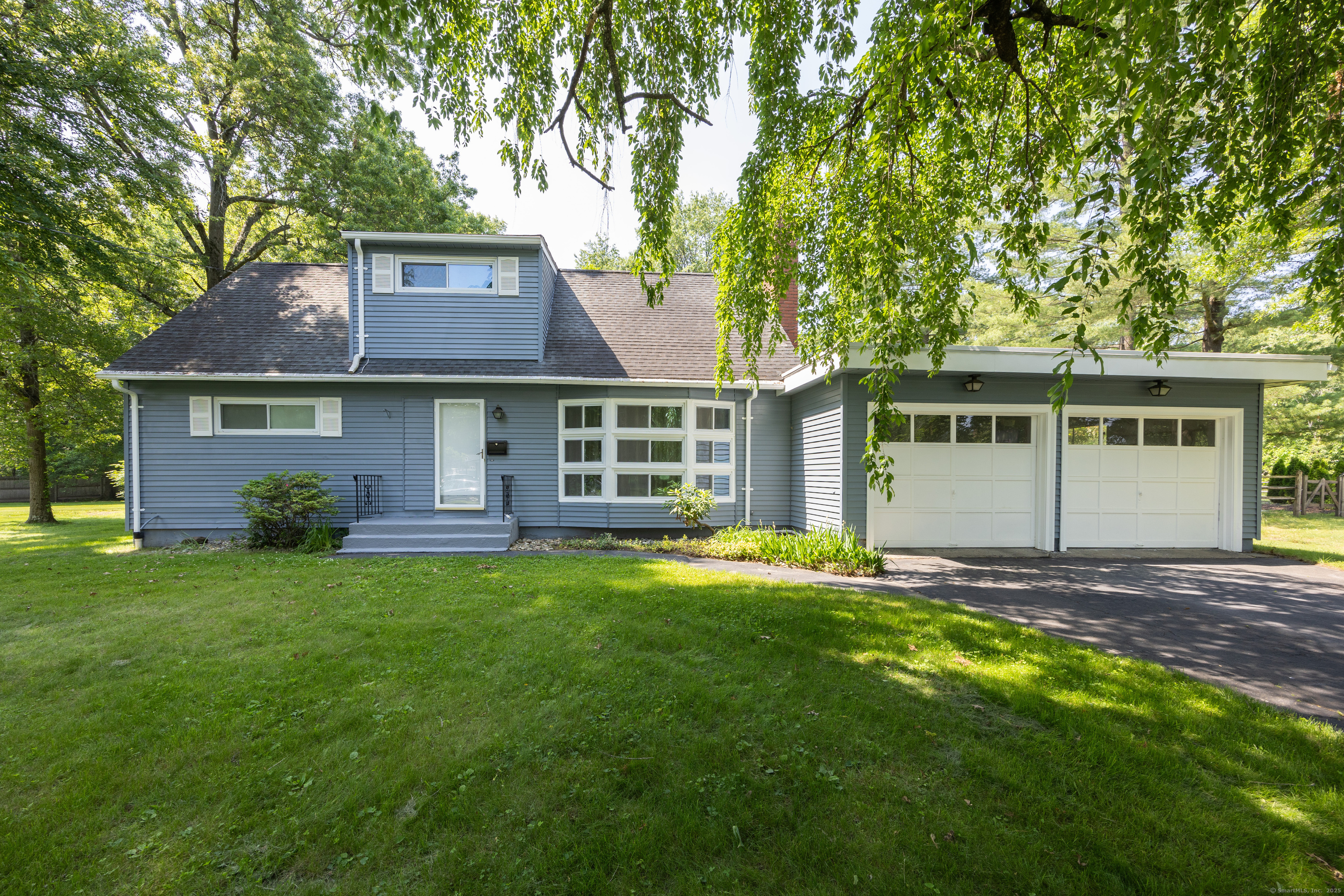 Property Photo: 84 Seminole Circle CT 06117