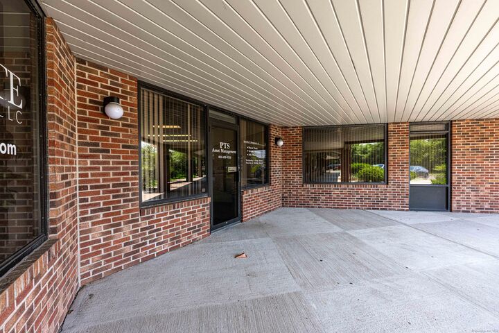 565 Washington Avenue 7/8  North Haven CT 06473 photo