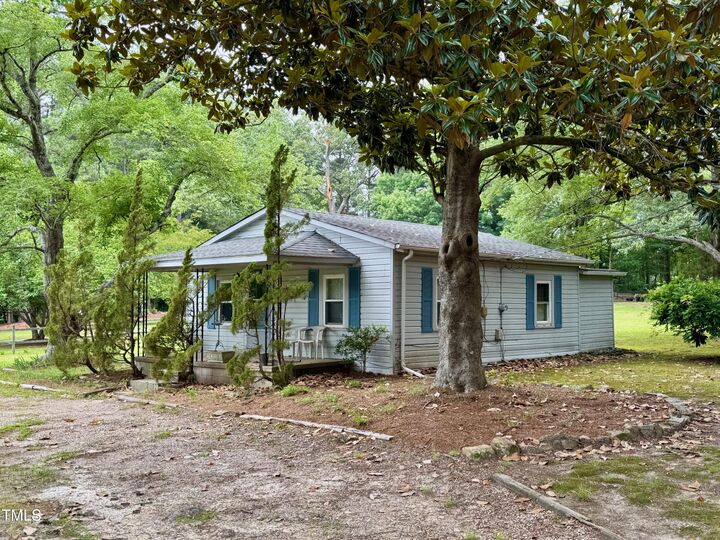 Property Photo:  209 Rogers Street  NC 27563