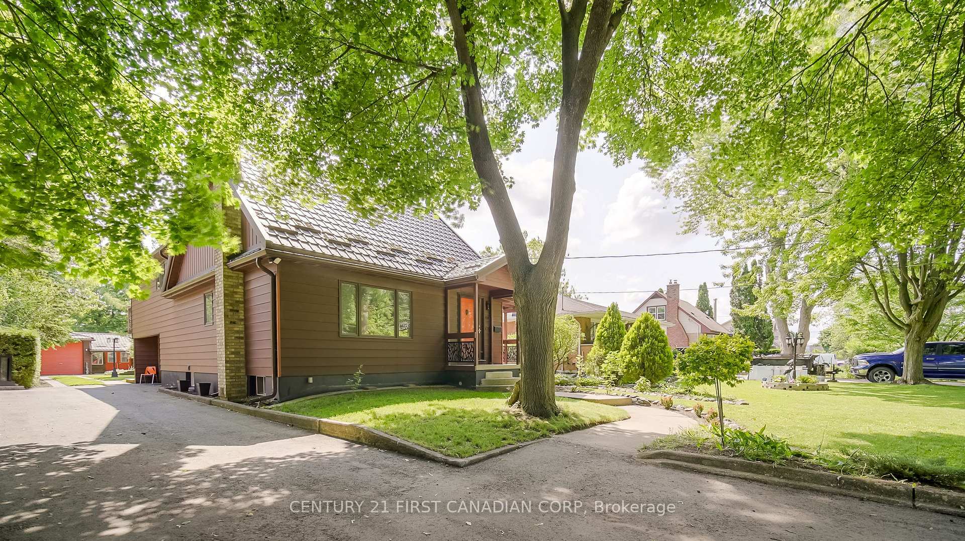 Photo de la propriété: 904 Willow Drive ON N6E 1P1