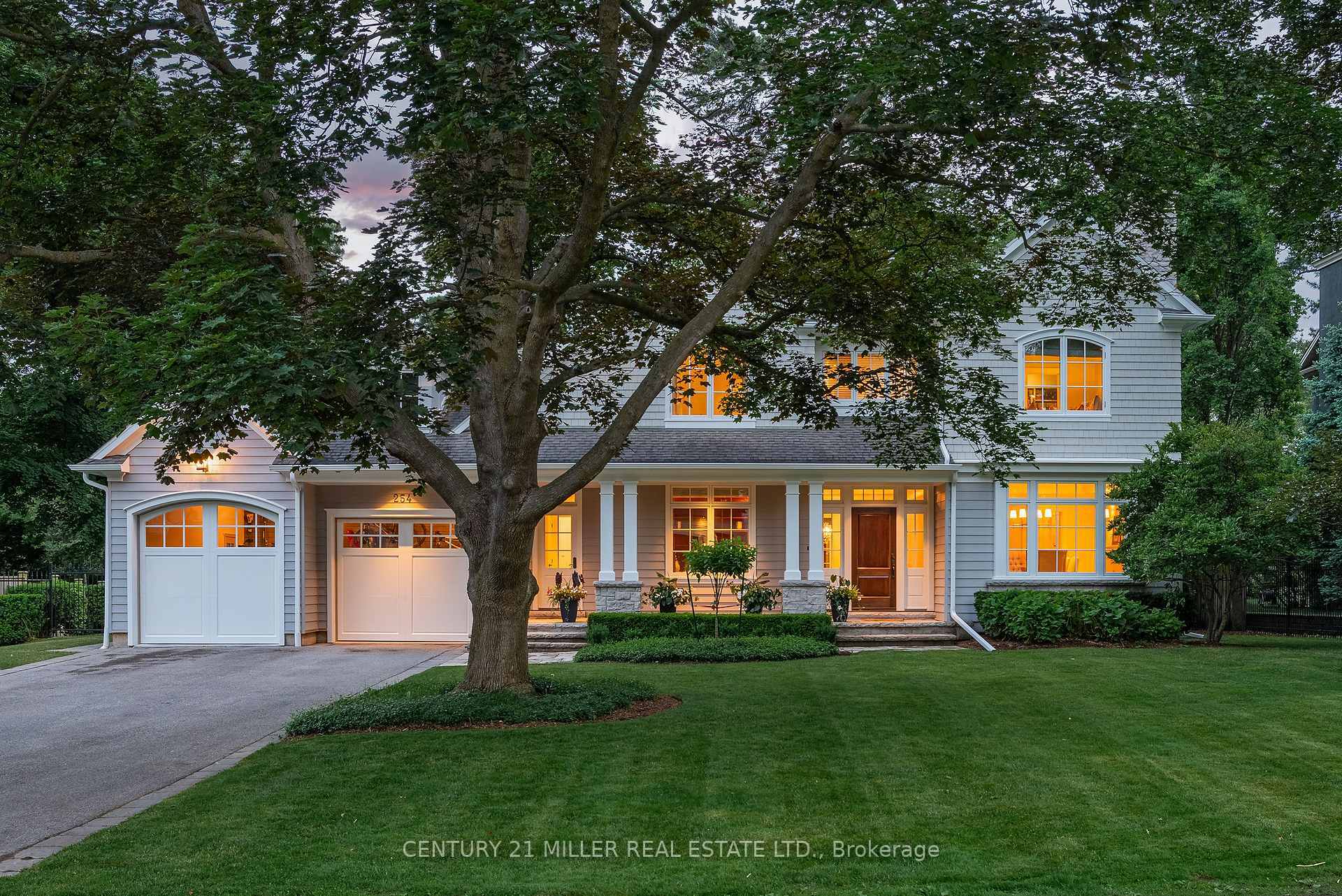 Photo de la propriété: 254 Albion Avenue ON L6J 4T5