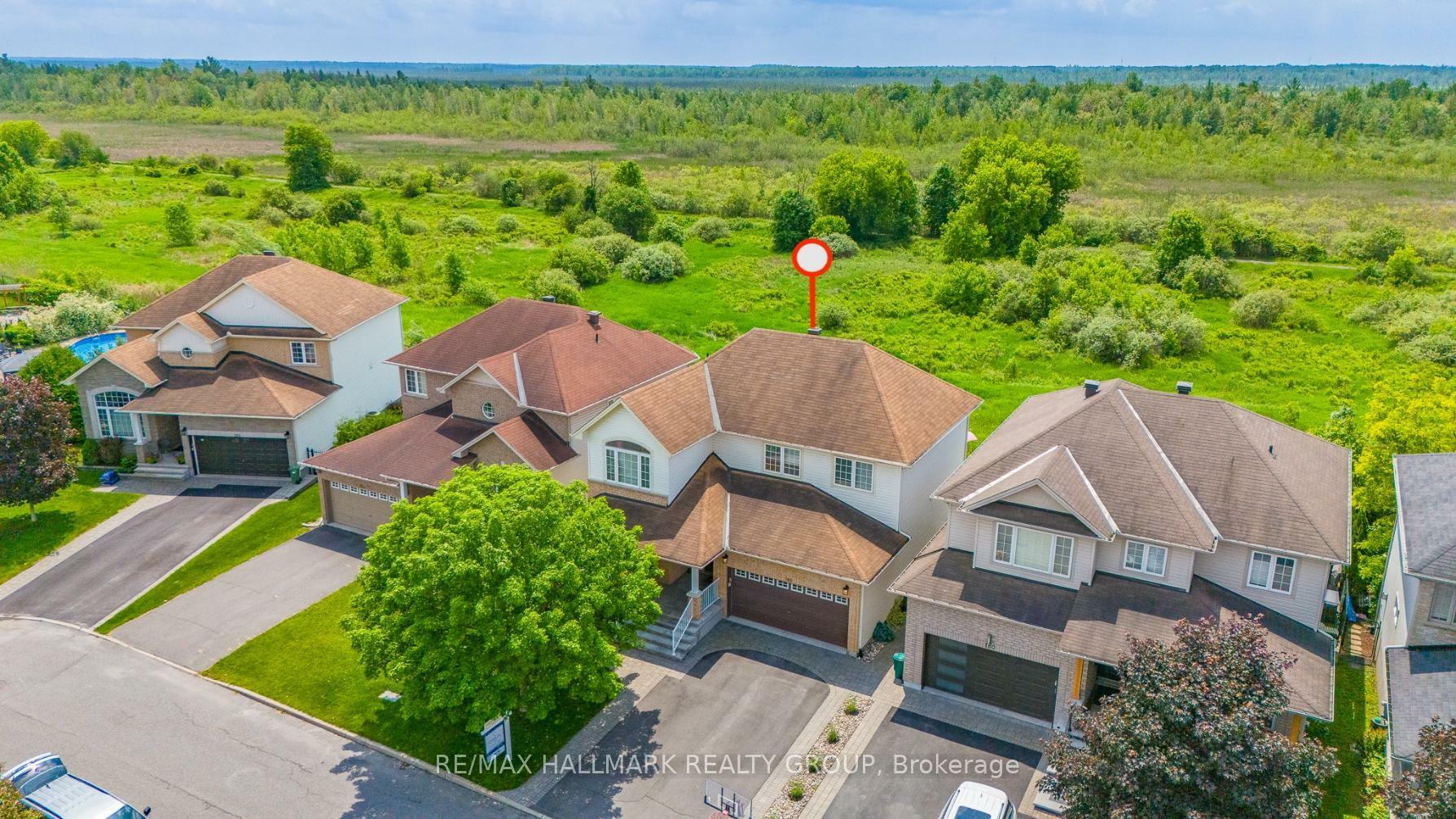 182 Felicity Crescent  Orleans - Convent Glen and Area ON K1W 0C2 photo
