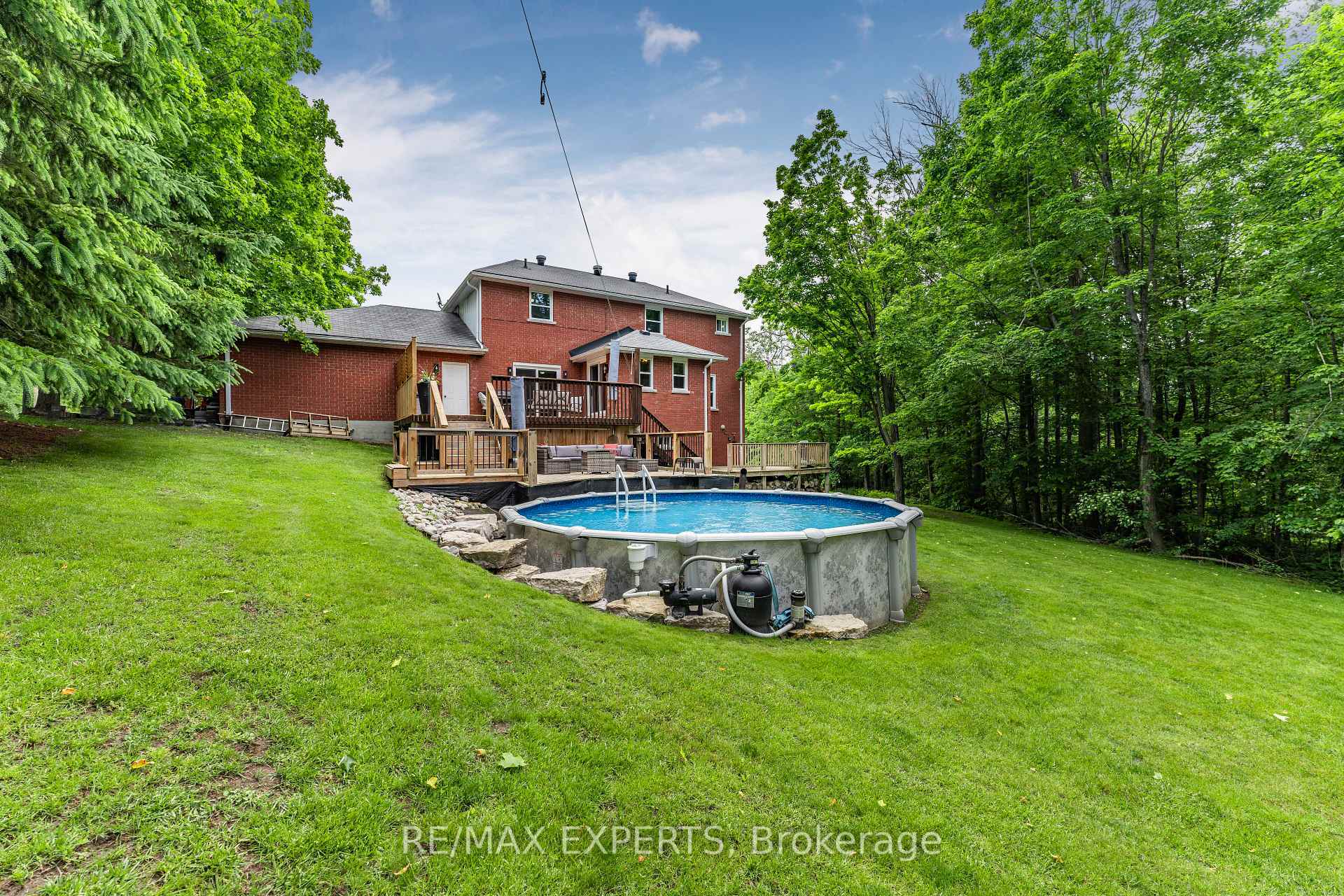Property Photo: 602 Scarlett Line ON L4R 4K3