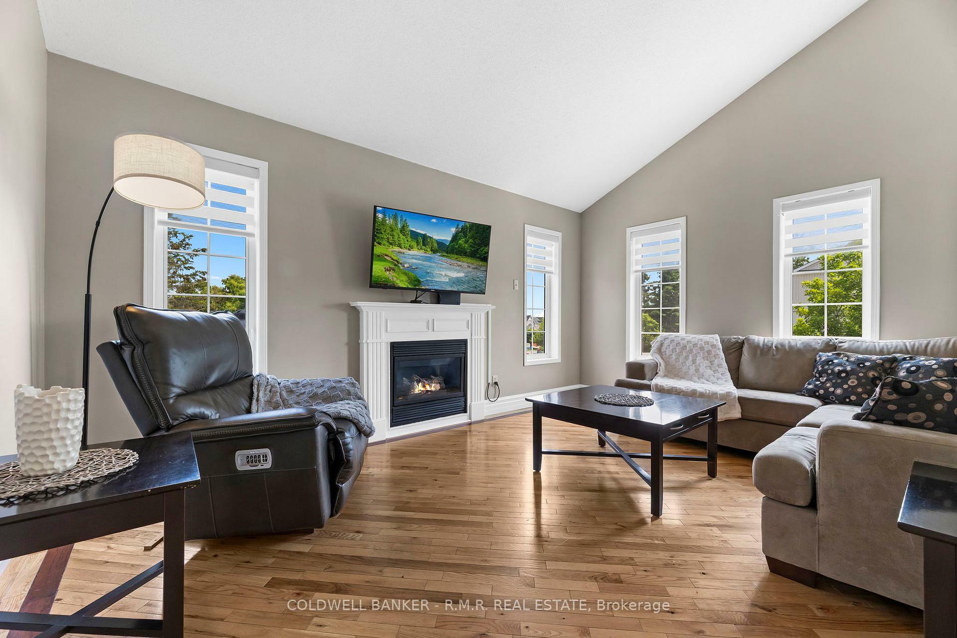 Property Photo: 1151 Ashgrove Crescent ON L1K 2X7