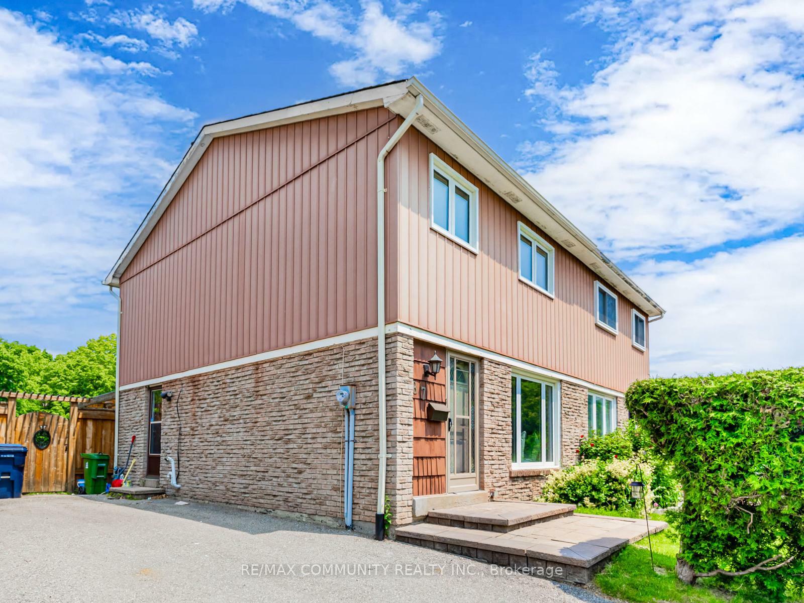 Property Photo: 87 Lowry Square ON M1B 1N7