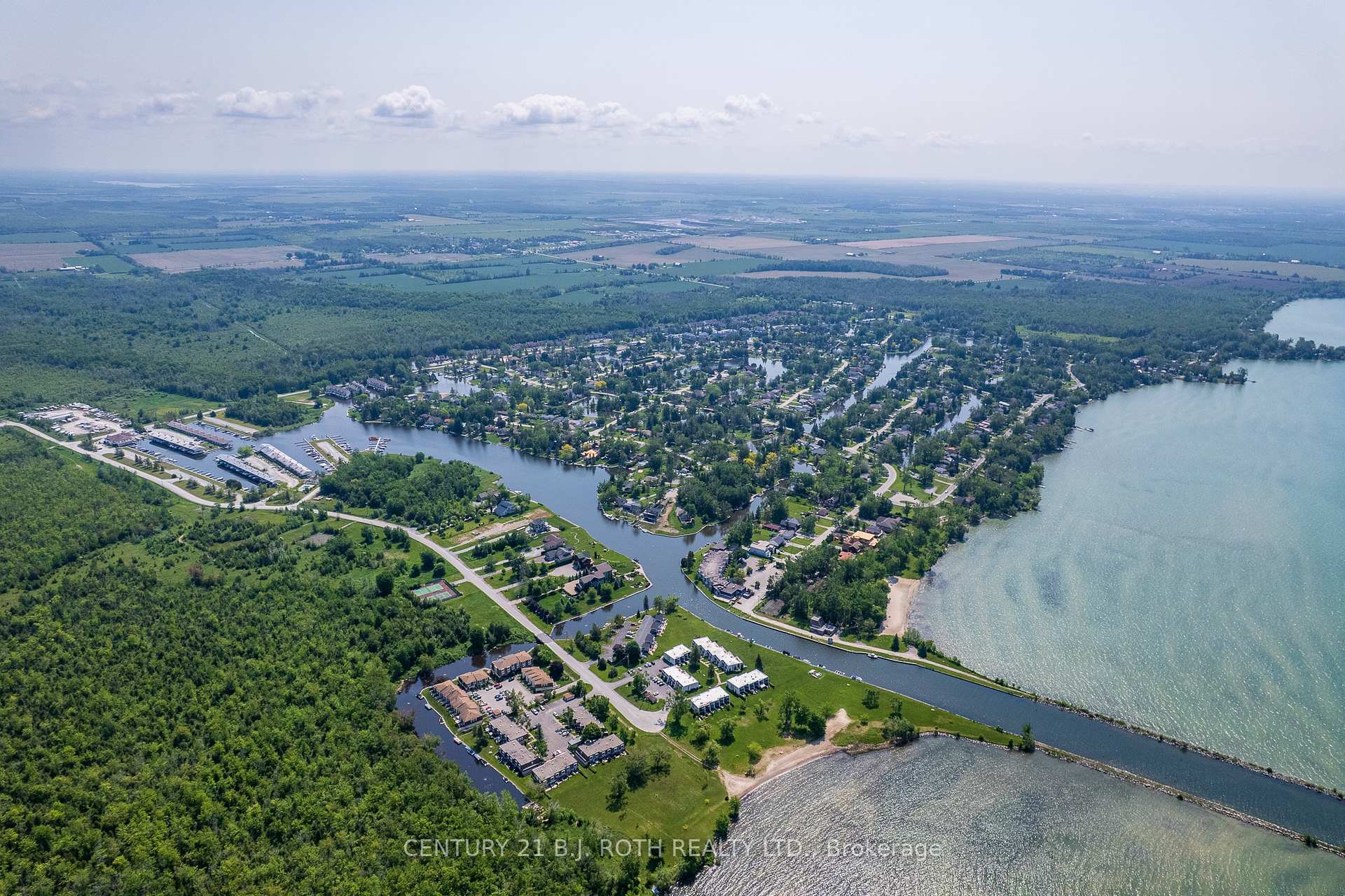 Property Photo: 1 Paradise Boulevard 26 ON L0K 1B0