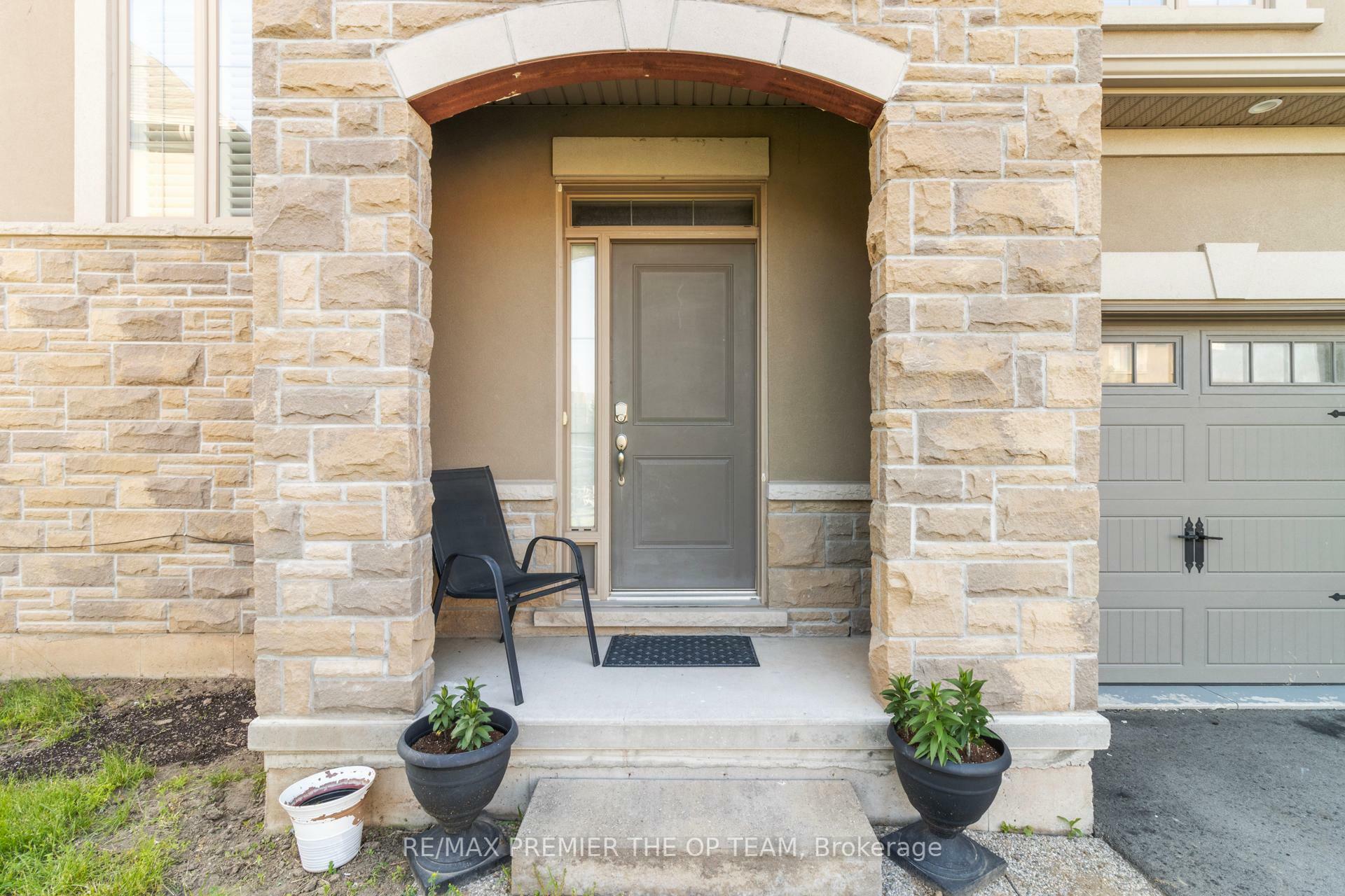 Property Photo: 2386 Natasha Circle ON L6M 1P2