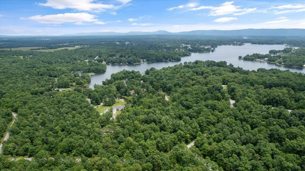 Property Photo: 2313 White Horse Dr TN 38572