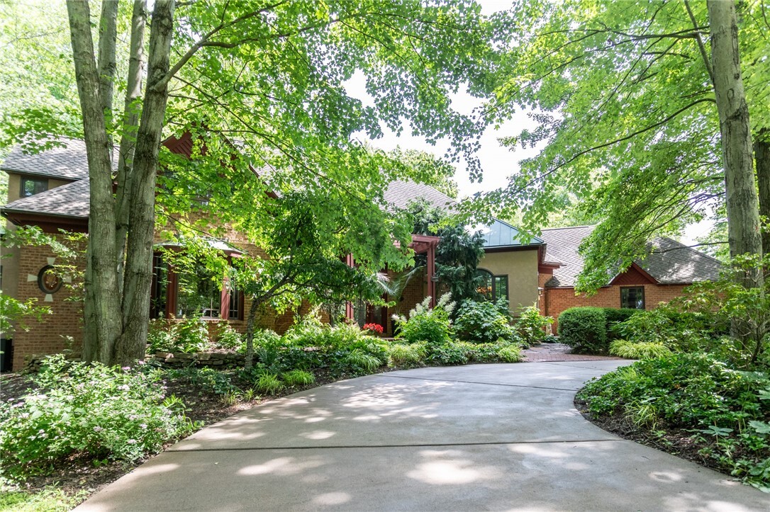 Property Photo:  99 Wiggins Ln  PA 15401 