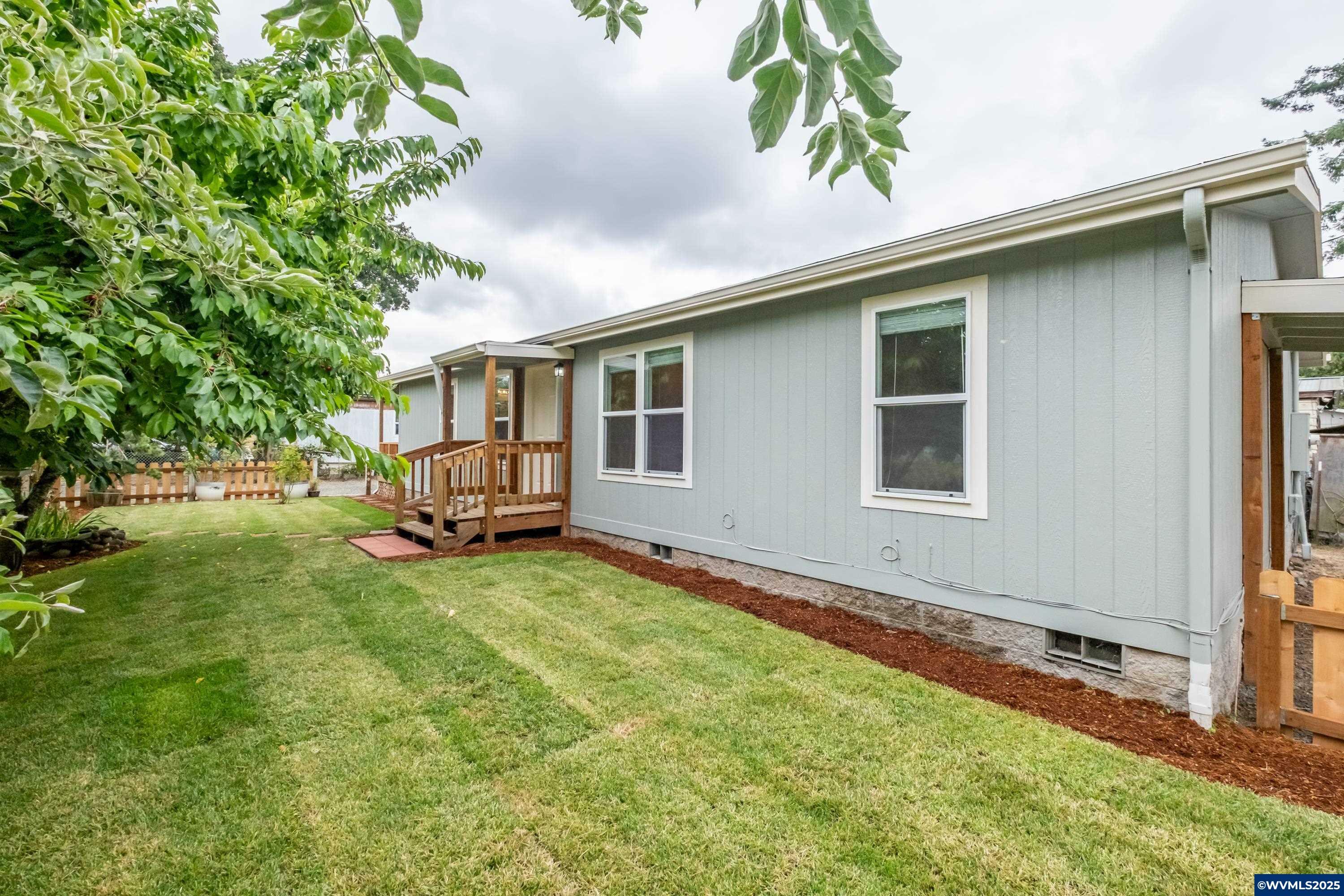 Property Photo: 2110 NE Willamette Av OR 97321