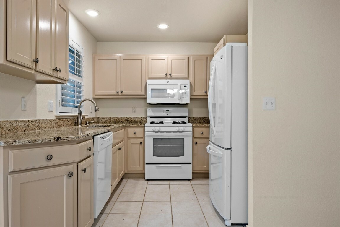 Property Photo: 120 Plover Pass TX 78633