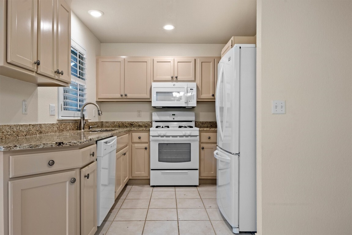 Property Photo: 120 Plover Pass TX 78633