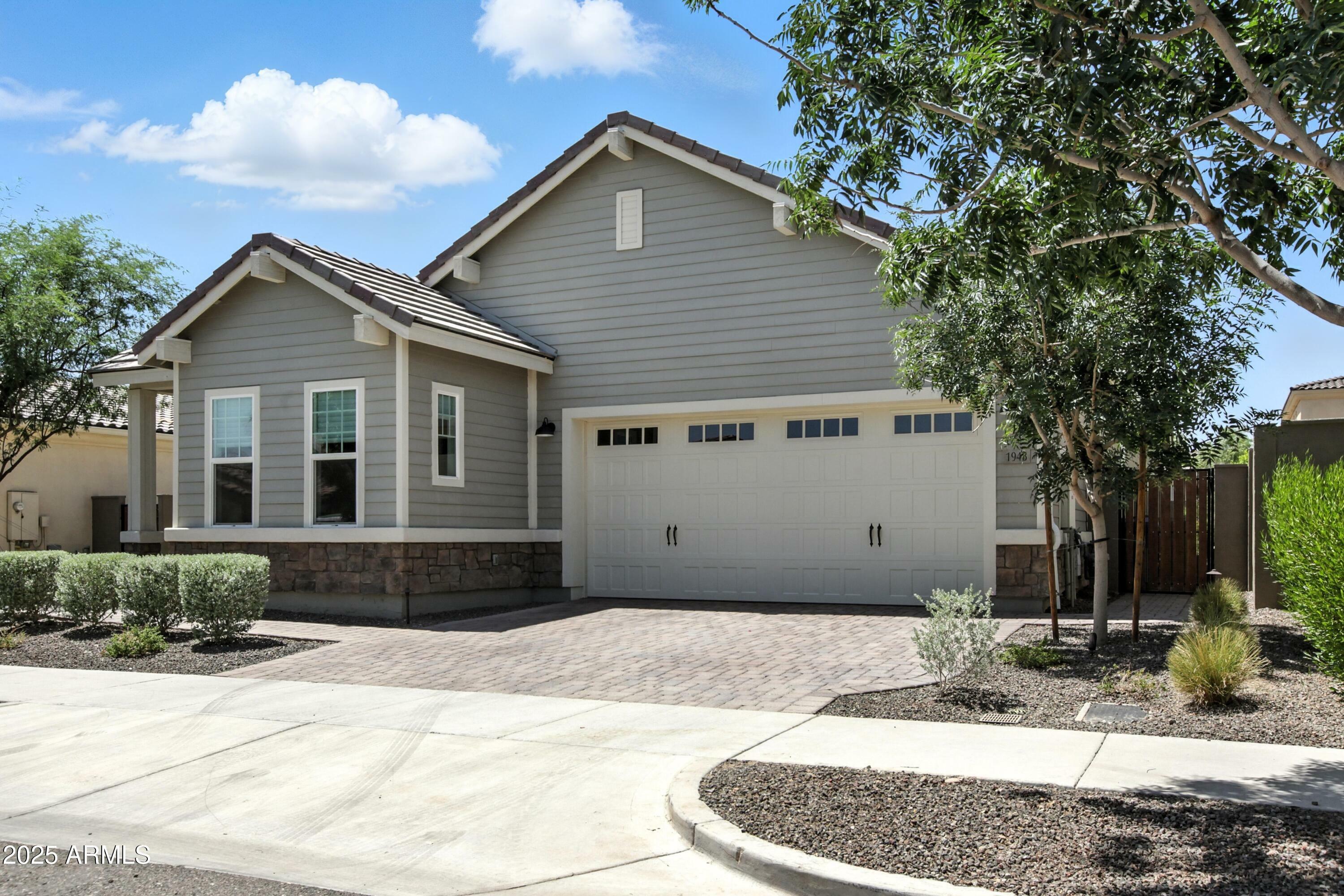 Property Photo: 1948 W Paso Trail AZ 85085